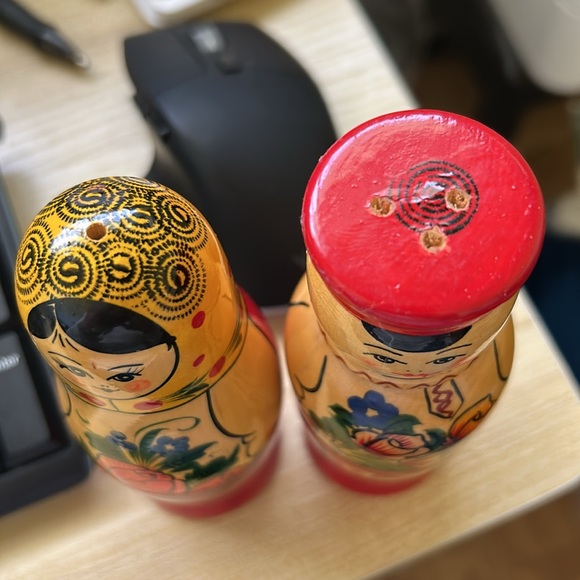 Russian Matryochka Doll Wood Salt and Pepper Shakers - Picture 3 of 4